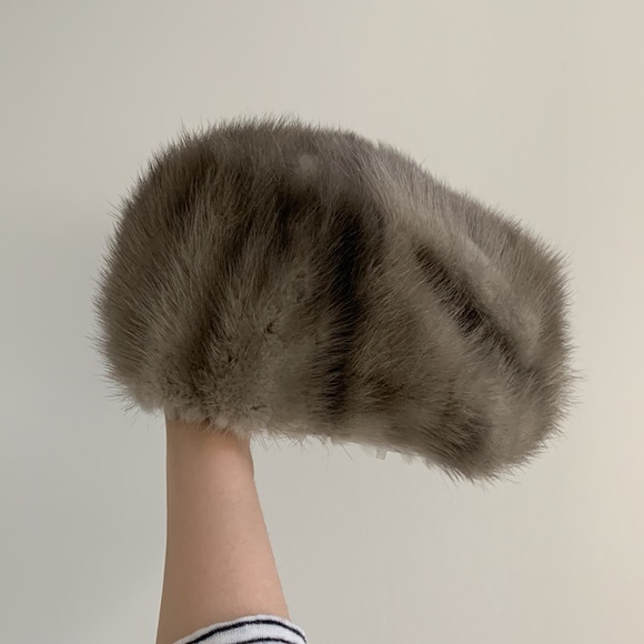 Grey Fur Beret Hat - Picture 1 of 5